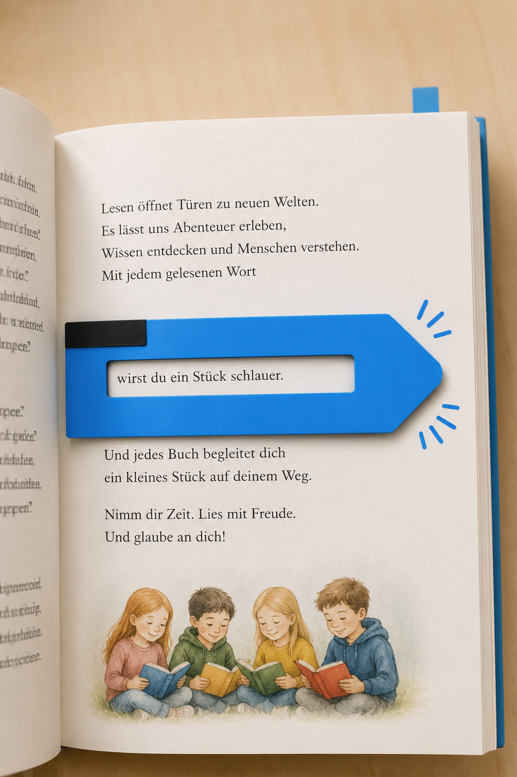 Leseschablone als Lesezeichen mit Gedicht und lesenden Kindern